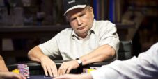 Gabe Kaplan, l’amatissimo comico del poker. Cosa fa oggi