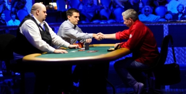 WSOP evento 25: vince Chris Viox. Runner-up Mike Sexton.