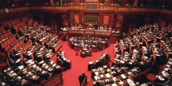 Divieto di pubblicità per il gioco d’azzardo: il Senato compie il primo passo verso l’approvazione, i grillini festeggiano