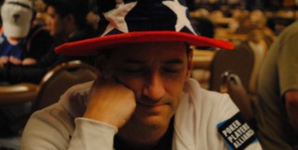 Stranezze Wsop, da Batman allo stretching nei corridoi