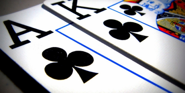 VIDEO Sondaggio – I Poker Player Conoscono le percentuali ? AK Vs 72