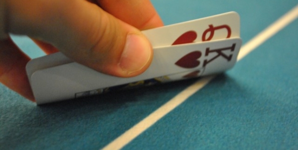 [VIDEO] Poker tips con Moschitta: come gestire K-Q preflop