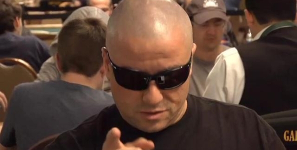 Eli Elezra si rasa a zero i capelli per scommessa con Matusow!