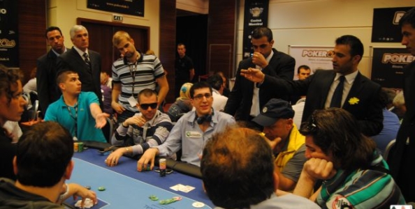 [VIDEO] I giocatori conoscono il regolamento del poker?
