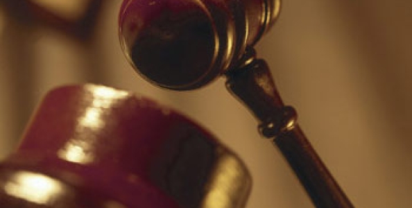 Si rischia il carcere con il poker online illegale? Sanzioni ancora più severe!