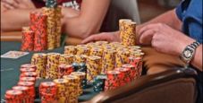 Main Event WSOP: Spariscono le chip!
