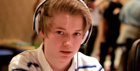 High Stakes Macao: Ole-Kristian Nergård mucka una mano vincente contro Tom “durrrr” Dwan!