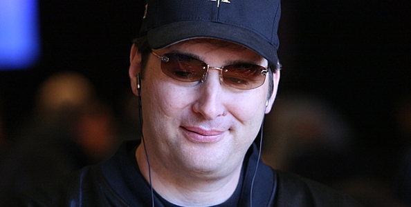 Volete dire a Phil Hellmuth cosa ne pensate di lui?