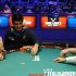 RoccoGE chipleader 3 left: “Che culo ho avuto, ora voglio il braccialetto!”
