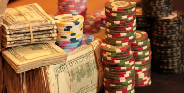 Cash Game durante le WSOP: in una mano si girano due Assi di picche!