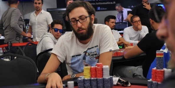 Se il poker online fosse truccato chi farebbe vincere il server?
