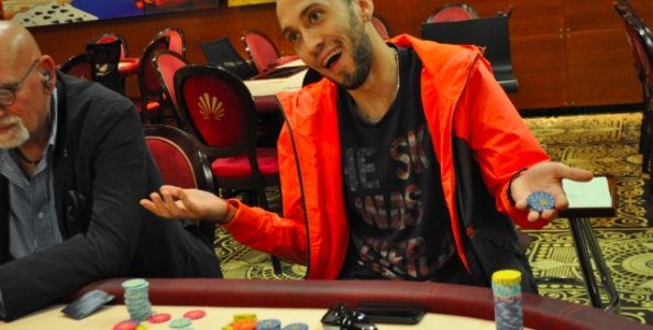 Mani live – Jackson Genovesi ‘riverato’ da un amatore: “Combo illeggibile, difficile passare il 3rd nuts!”