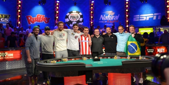 Final Table Main Event WSOP 2014 – Che spot tra Van Hoof e Larrabe!