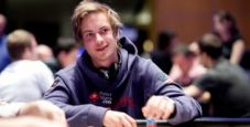 Un Viktor Blom da record online, mai così in alto in carriera! Tre mani del rush di Viktor Blom da +$1.730.000!