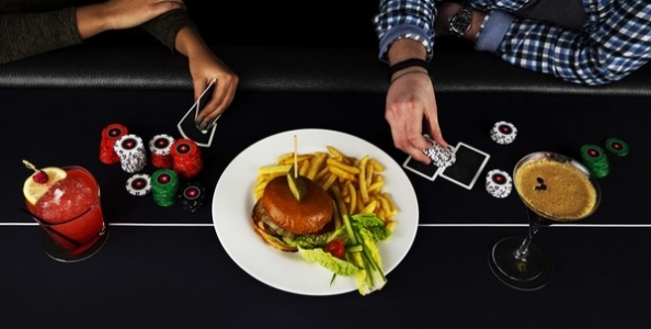 A Londra nasce il ristorante del poker: il conto si paga giocando a Texas Hold’em!