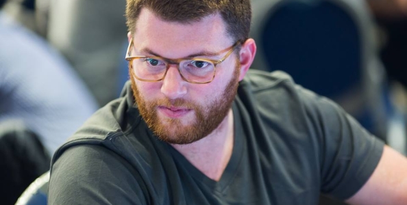 Quali sono i principali errori commessi dagli amatori al tavolo da poker? Parola a Nick Petrangelo