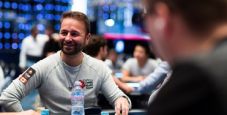 Negreanu spiega il PLO: “Giocate sempre in posizione e sfruttate i blocker per bluffare”