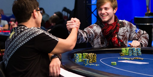 “Hai fatto un bluff pessimo, ridammi i soldi!” Quotista di Carrel al 21k SCOOP chiede di essere risarcito