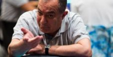 Epic fail al Super High Roller da 50k: Manuchehr Khangah mostra le sue carte… al turn!