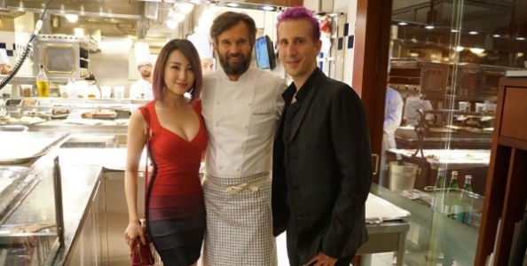 Elky si gode una vacanza in Italia e fa visita a Milano allo chef Carlo Cracco