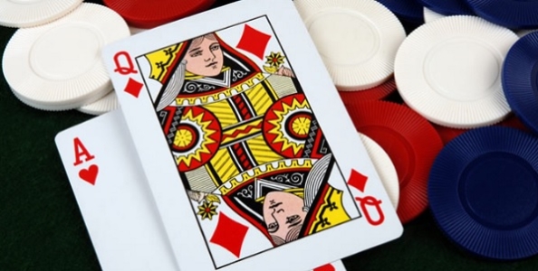 Punti di vista MTT – A-Q off da grande buio a 30 left contro un all-in e un raise