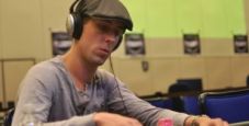 Che mano alle WSOP! Reilly chiude scala reale a 22 left contro Hawkins che non la prende benissimo