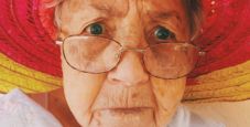 L’aggressività non ha età: la nonna che ha martellato il tavolo al Day3 del Main Event WSOP