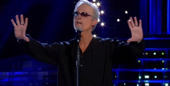 Filippo Bisciglia in attesa del Sunday King trionfa a Tale e Quale! Ecco la sua imitazione di Califano