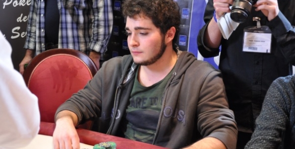 La storia di Giacomo Grossi, da benzinaio a poker pro: “Non amo il gioco, per me è solo un lavoro”