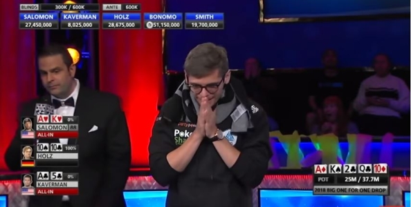 Anche se non vince non ha smarrito la run: l’incredibile mano con doppio player out vinta da Fedor Holz 5 left al Big One