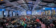 Poker Live: 59 italiani al day 2 del Million, Percossi leader e Vanessa Amoruso on fire