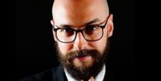 Luca Vivaldi schierato al suo primo Main WSOP: Day 1 facile con l’aiuto di Musta e Dario