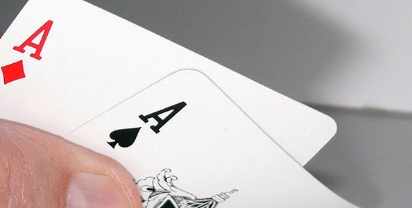 5 buoni motivi per NON slowplayare coppia di assi preflop