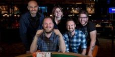 WSOP – Il greco Kapalas guida il Colossus, Seiver vince il terzo braccialetto grazie al Razz