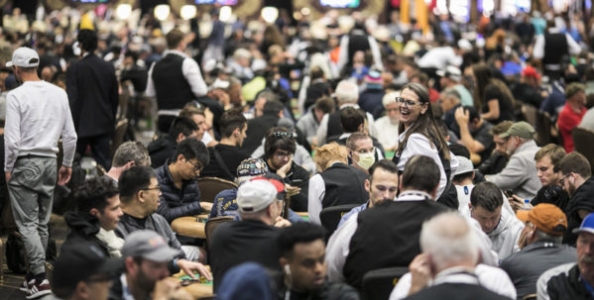 Quanti giocatori devono andare a premio in un torneo di poker? L’eterno dilemma