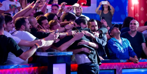 Il tifo italiano al Main WSOP meritava il braccialetto! Ma non mancano le polemiche