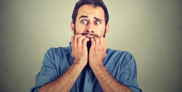 Come identificare e superare le paure al tavolo da poker