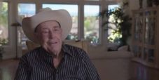 Gli aneddoti di Doyle Brunson: Una volta a poker vinsi il cane di Sailor Roberts