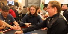 Foldare full? Il dubbio di Charlie Carrel al Main Event EPT Barcellona