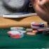 Giocare postflop da short-stack: Adams contro Leow 5 left