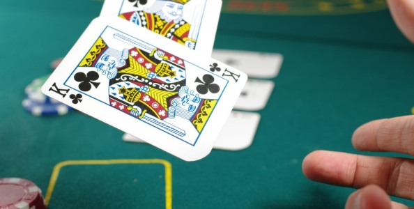 Poker online: 4 consigli che ci aiuteranno a trovare il tasto fold e a risparmiare