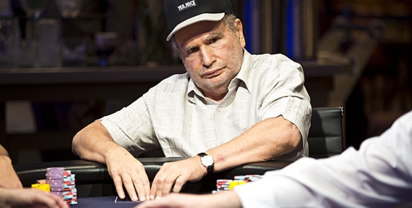 Gabe Kaplan, l’amatissimo comico del poker. Cosa fa oggi