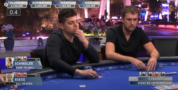 Estasiati da questo fold con top two di Jake Schindler