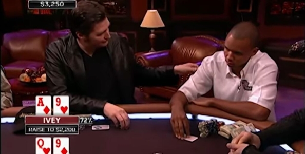 Quando Phil Hellmuth si mise a toccare Phil Ivey al tavolo verde… (VIDEO)
