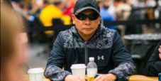 WSOP 2021: Johnny Chan dice addio al Main Event con una mano molto discutibile