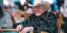 Il nice fold di Doyle Brunson al day 1A del Main Event WSOP
