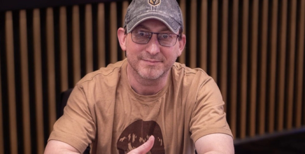 Una maratona di 124 ore a un tavolo cash game: distrutto il record di Phil Laak!