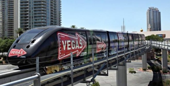 Las Vegas, continua il rinnovamento: la Monorail diventa pubblica e arriva un nuovo ponte sulla Strip