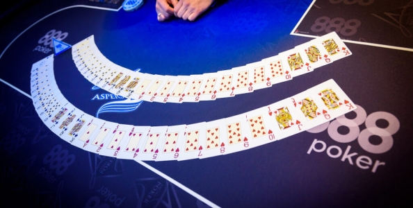 888Live Barcellona: si accende la speranza azzurra nel main event a 13 left