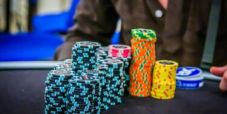 Poker Live: 9 azzurri avanzano nel Mini-Main WSOPE, 765 paganti allo Sharkbay a San Marino